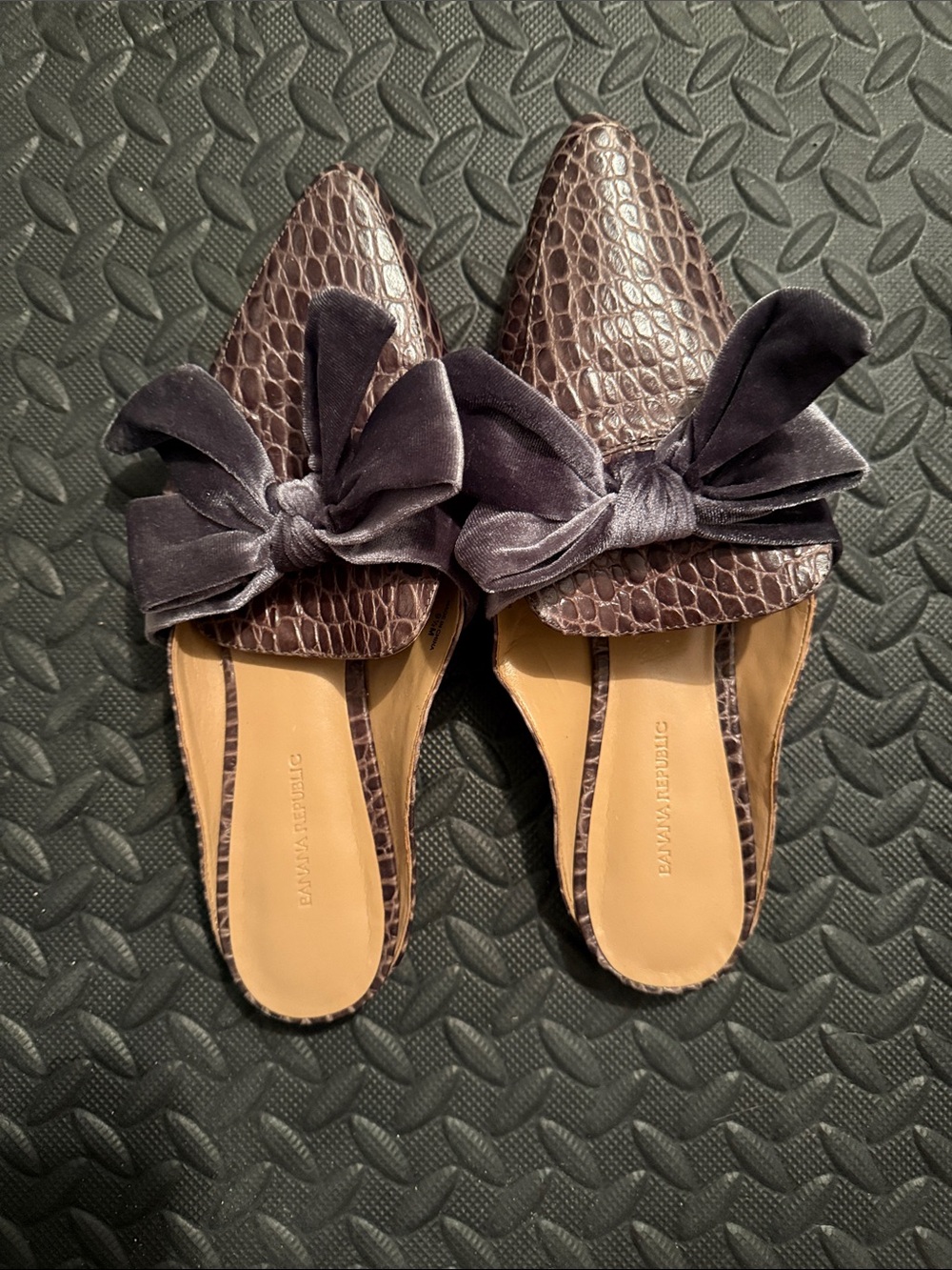Banana Republic Brown Croc-Embossed Mule with Velvet Bow